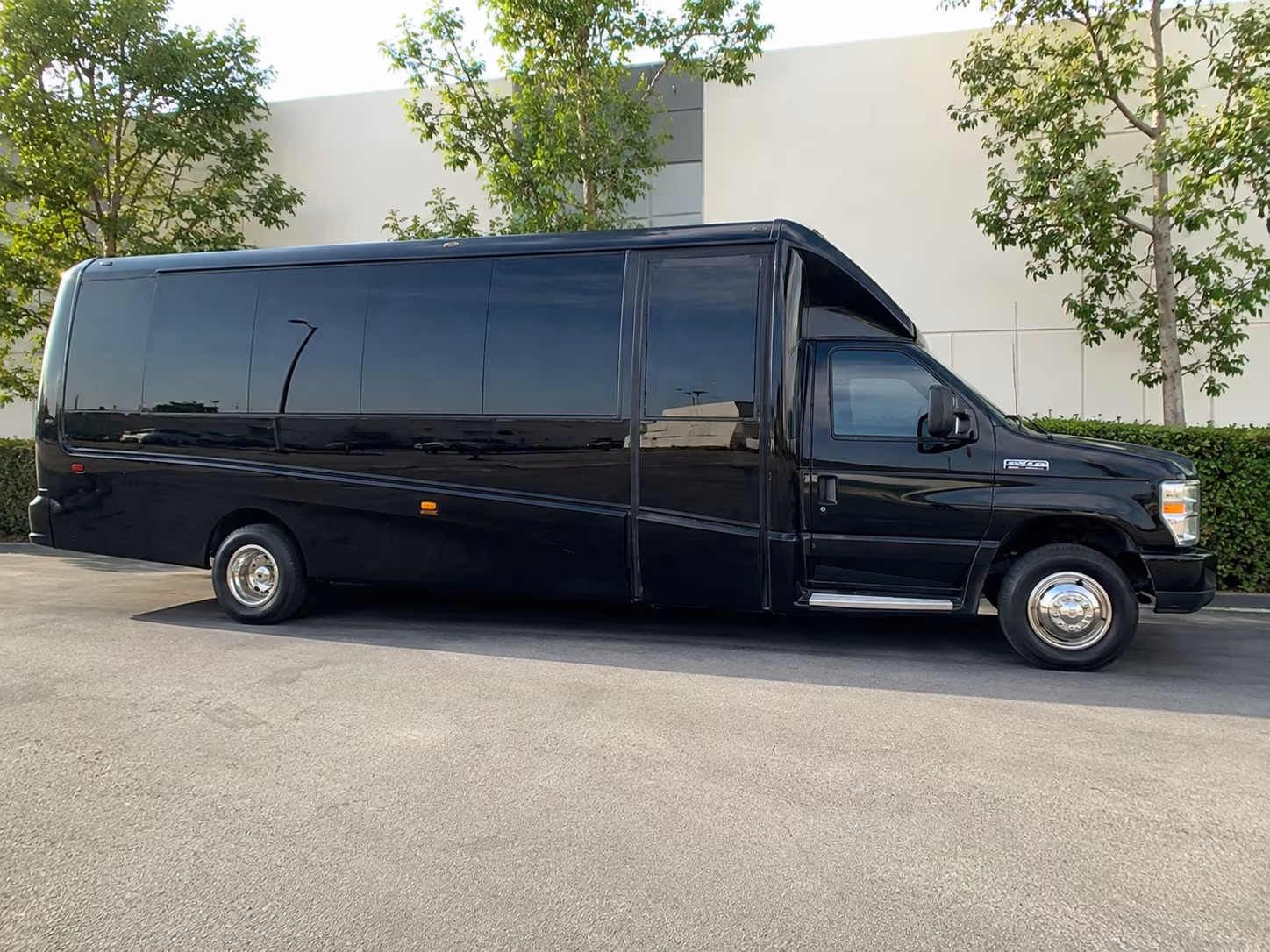 bus rentals for music festivals and outdoor concert series near riverside