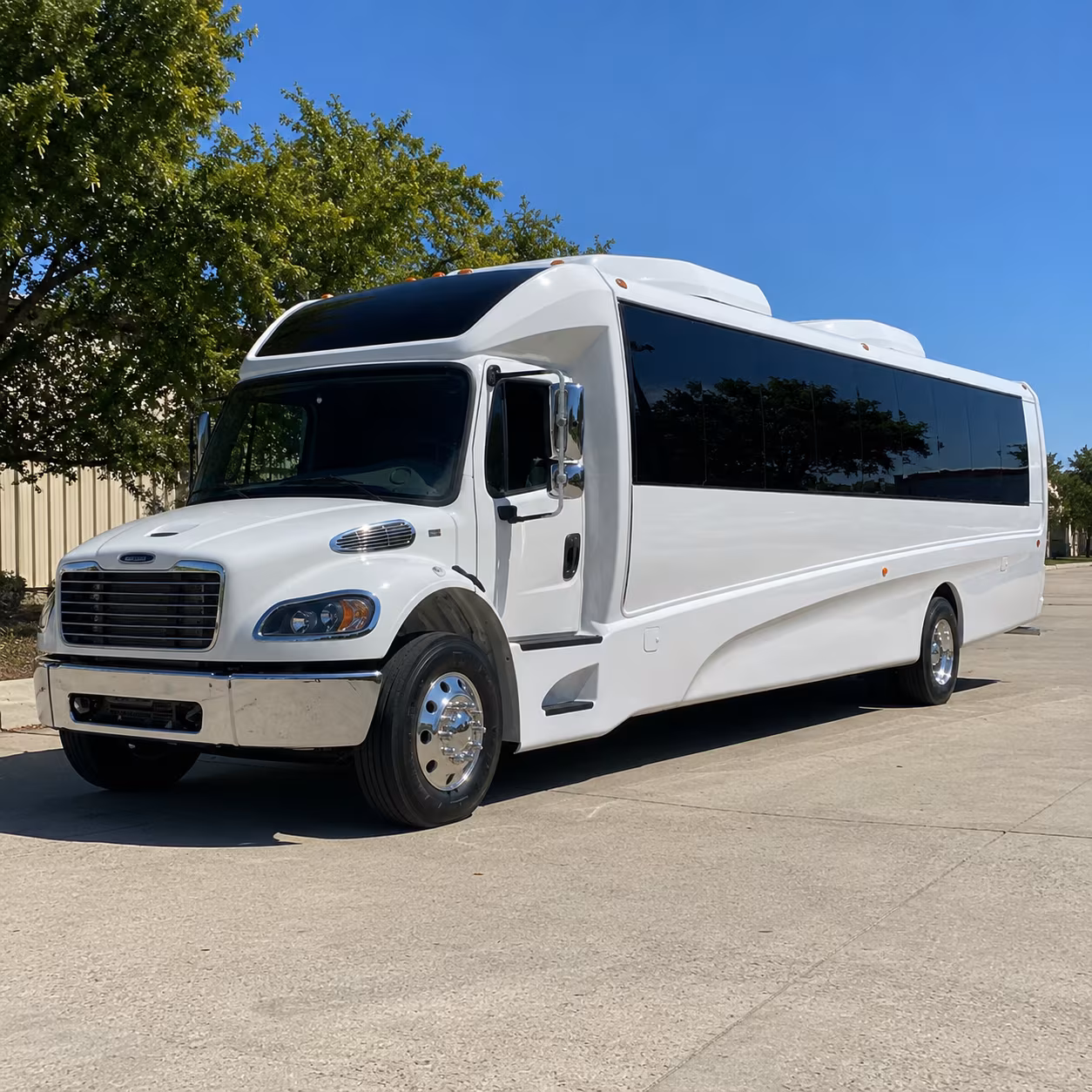 riverside 28 passenger minibus